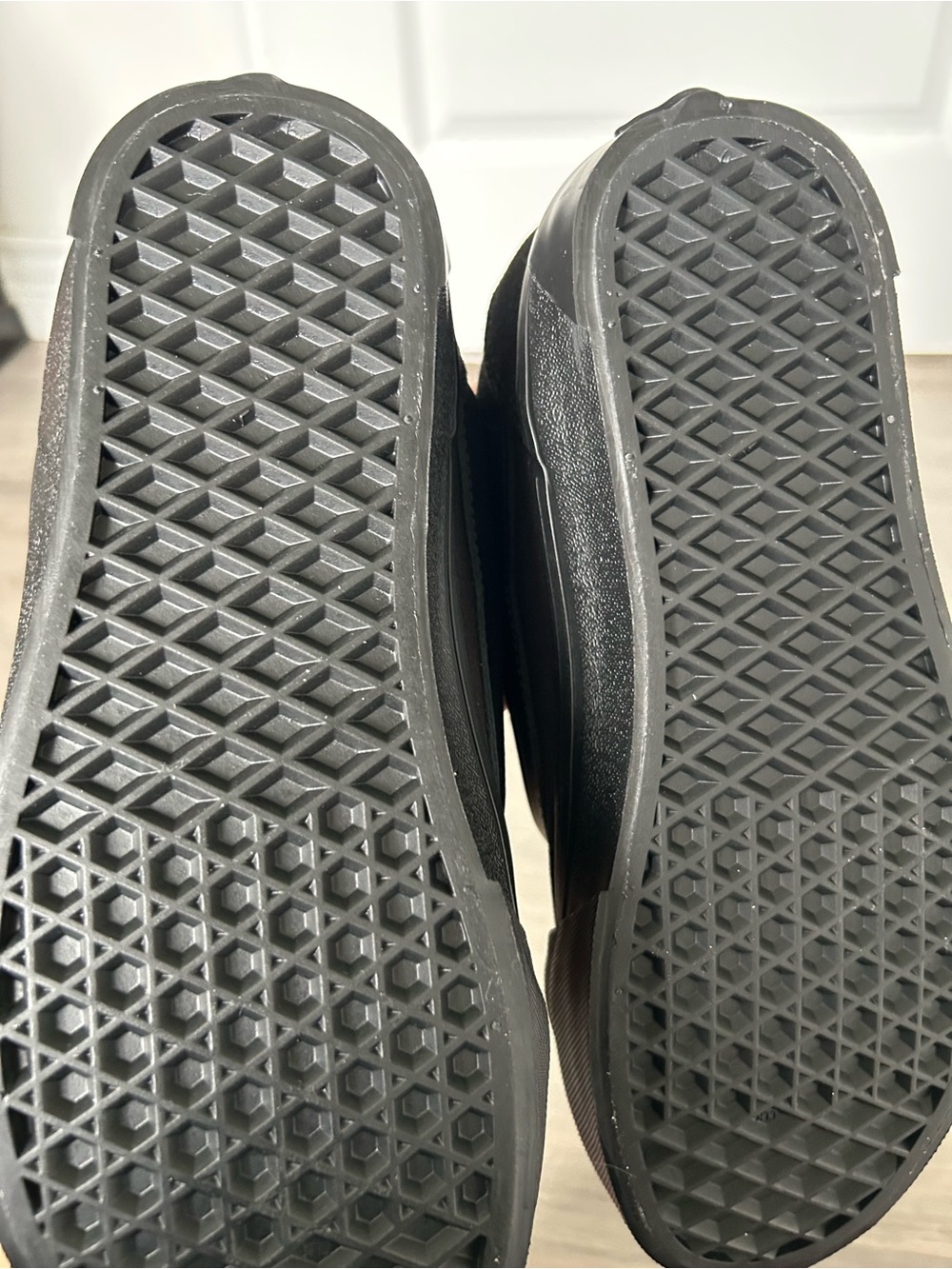 NWOT Vans Knu Skool Skate Shoes Black on Black Chunky Sneaker - Picture 3 of 4